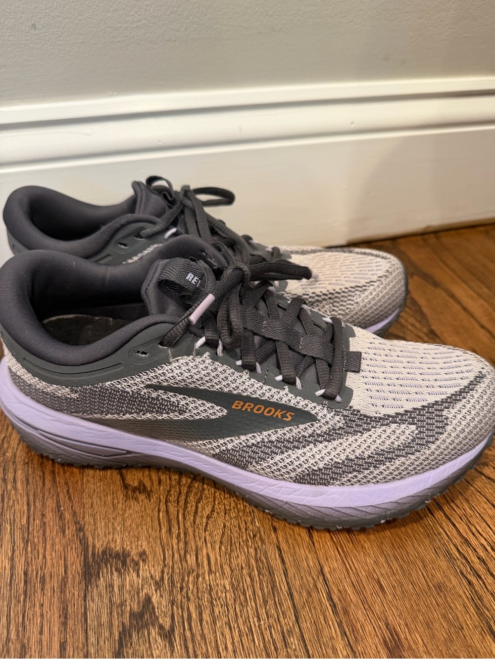 Women’s brooks running shoes